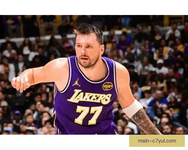 雷迪克称东契奇腿筋伤情尚早 雷迪克称东契奇腿筋伤情尚早